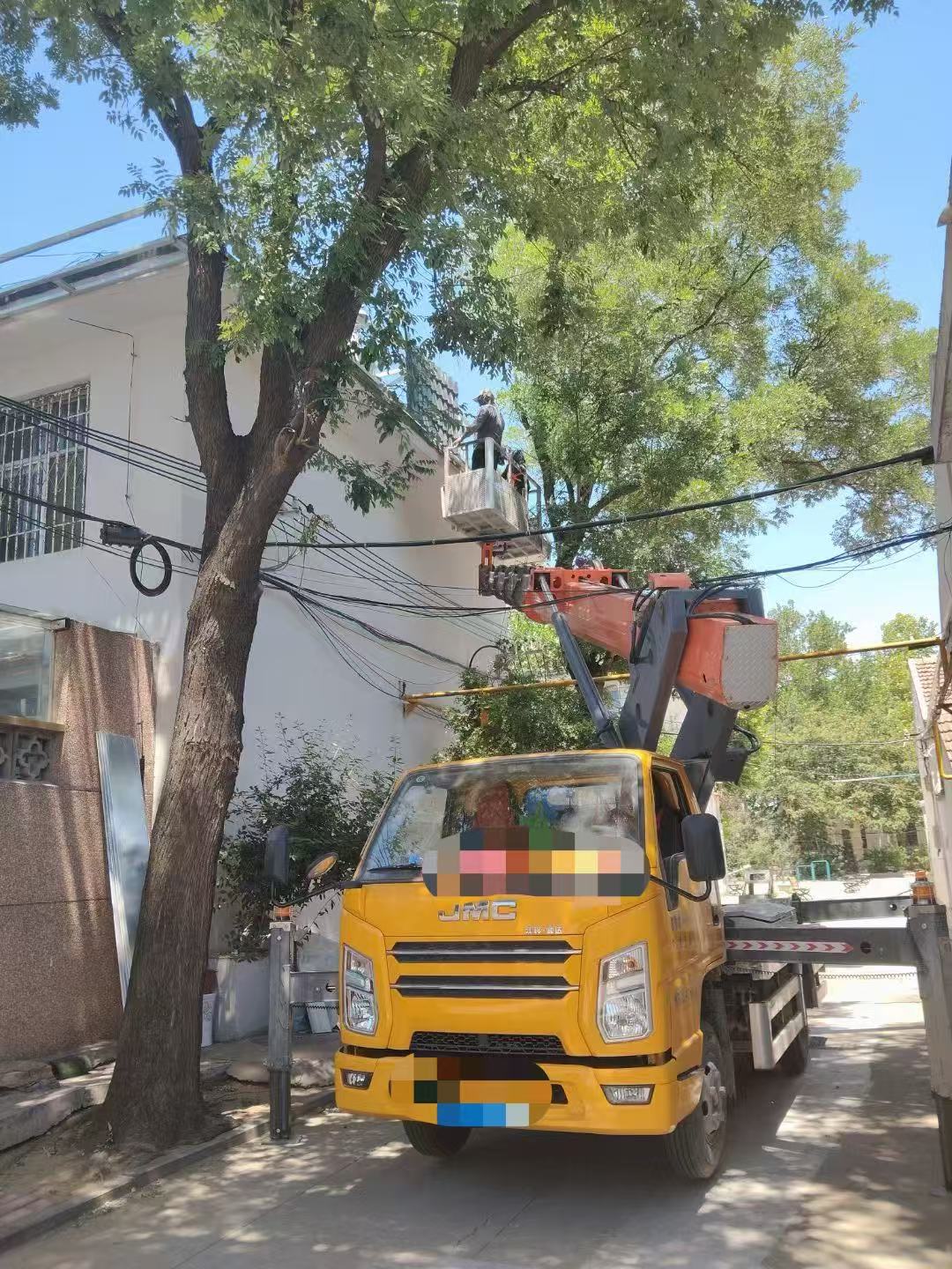 德钦县高空作业车能吊装重物吗？最大承载多少公斤？